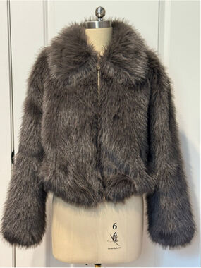 Women's JASON WU Gray Faux Fur Cropped floral Lined Jacket M